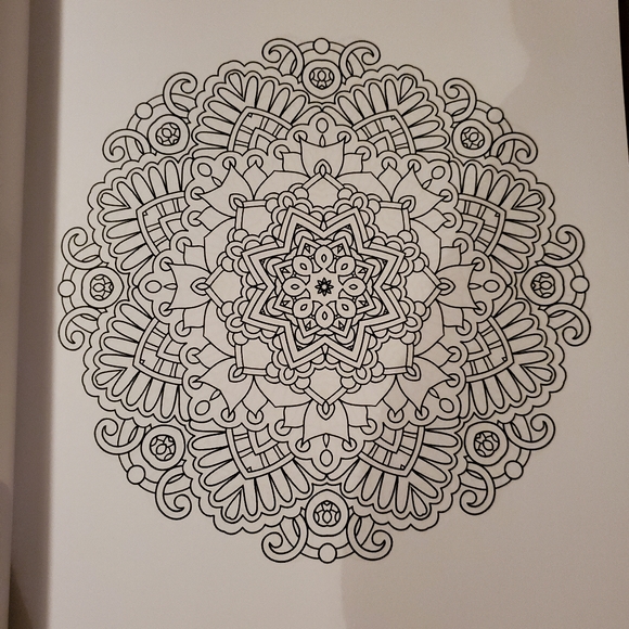 Adult Coloring Book (Mandala) - Picture 3 of 4